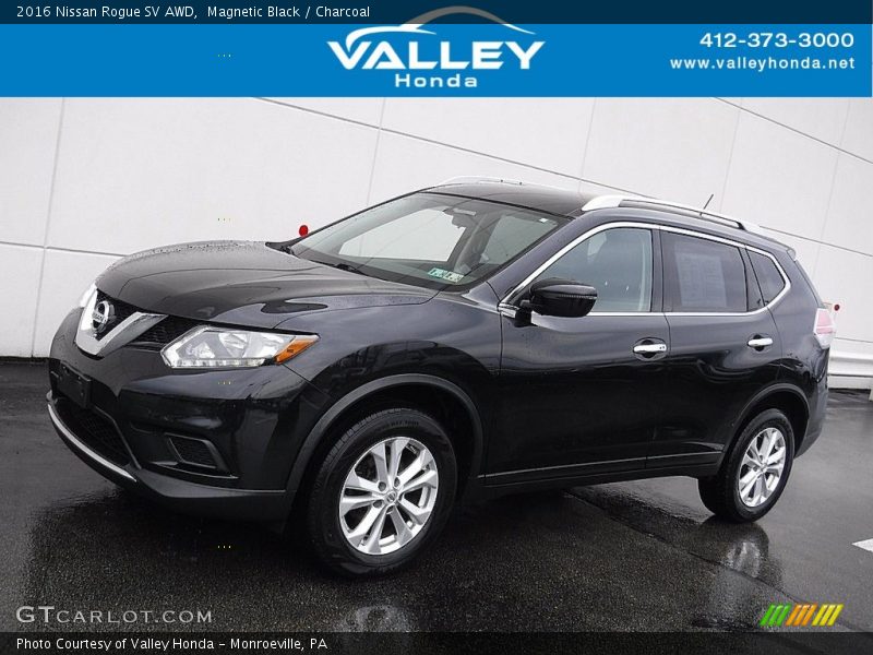 Magnetic Black / Charcoal 2016 Nissan Rogue SV AWD