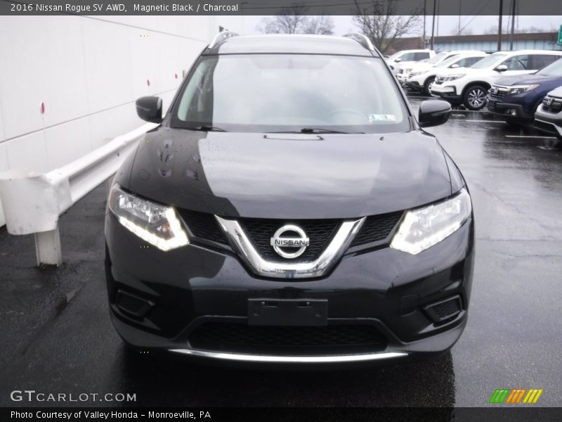 Magnetic Black / Charcoal 2016 Nissan Rogue SV AWD