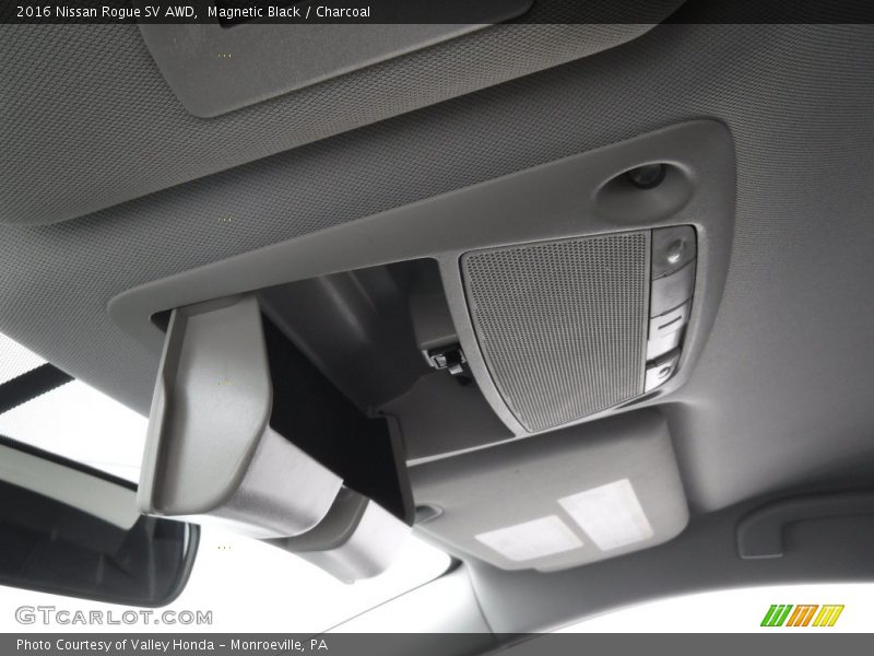 Magnetic Black / Charcoal 2016 Nissan Rogue SV AWD
