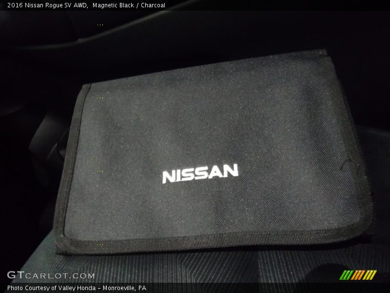 Magnetic Black / Charcoal 2016 Nissan Rogue SV AWD
