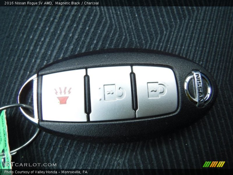 Keys of 2016 Rogue SV AWD