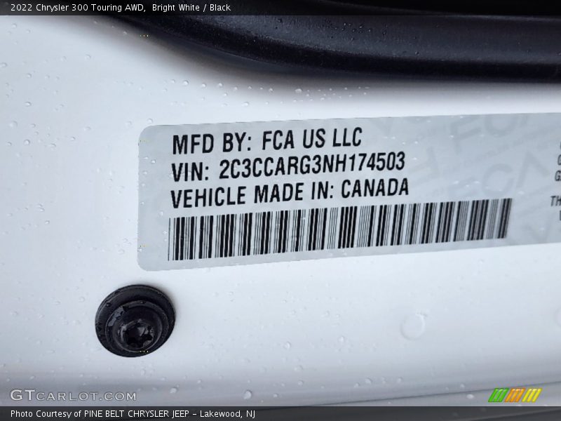 Bright White / Black 2022 Chrysler 300 Touring AWD
