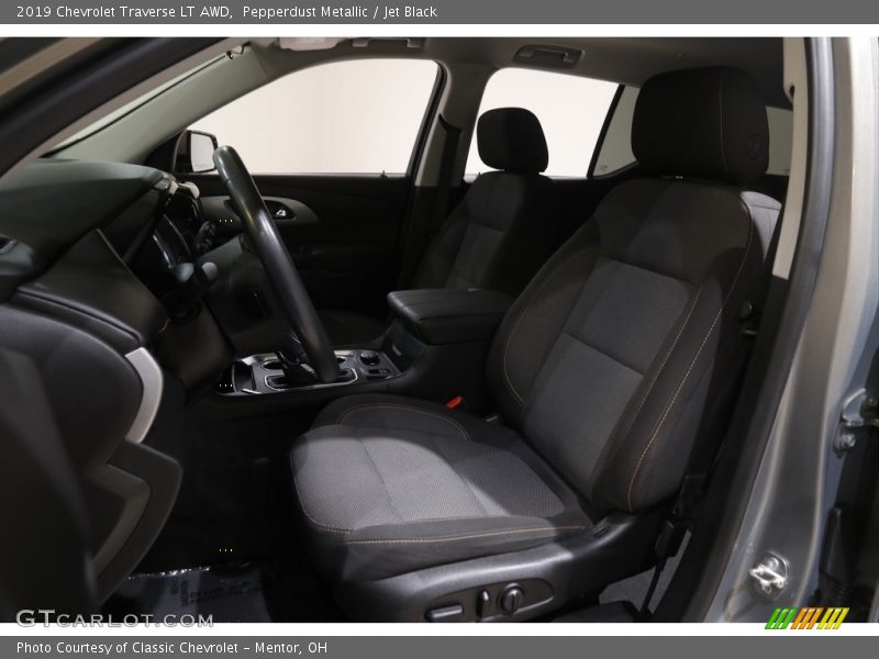 Pepperdust Metallic / Jet Black 2019 Chevrolet Traverse LT AWD