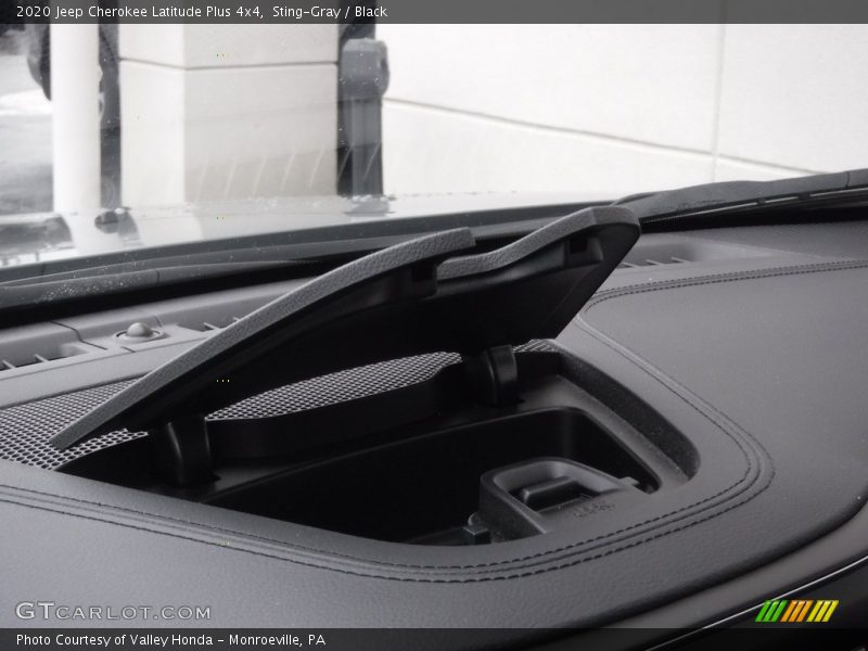 Sting-Gray / Black 2020 Jeep Cherokee Latitude Plus 4x4