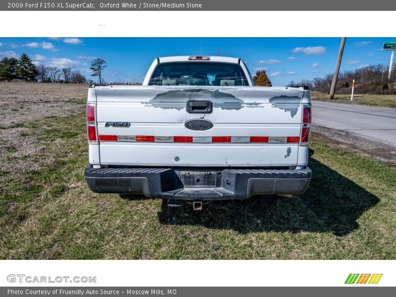 Oxford White / Stone/Medium Stone 2009 Ford F150 XL SuperCab