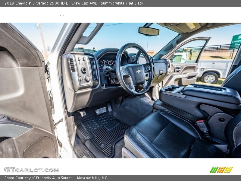 Summit White / Jet Black 2019 Chevrolet Silverado 2500HD LT Crew Cab 4WD