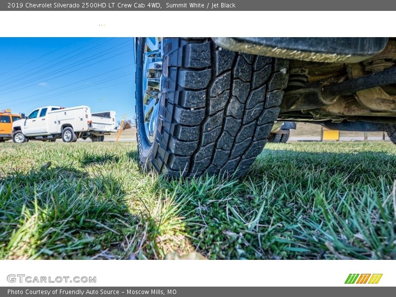 Summit White / Jet Black 2019 Chevrolet Silverado 2500HD LT Crew Cab 4WD