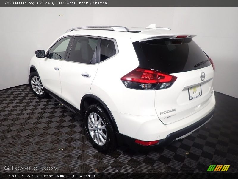 Pearl White Tricoat / Charcoal 2020 Nissan Rogue SV AWD