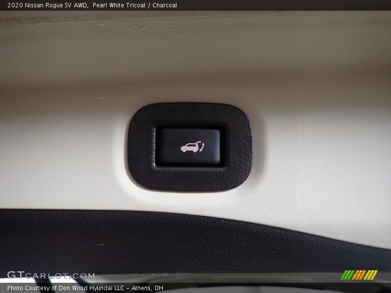 Pearl White Tricoat / Charcoal 2020 Nissan Rogue SV AWD