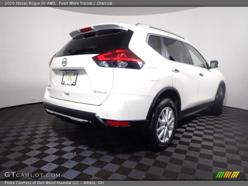 Pearl White Tricoat / Charcoal 2020 Nissan Rogue SV AWD