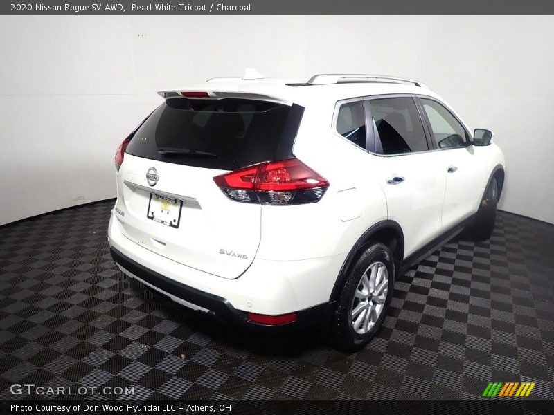 Pearl White Tricoat / Charcoal 2020 Nissan Rogue SV AWD
