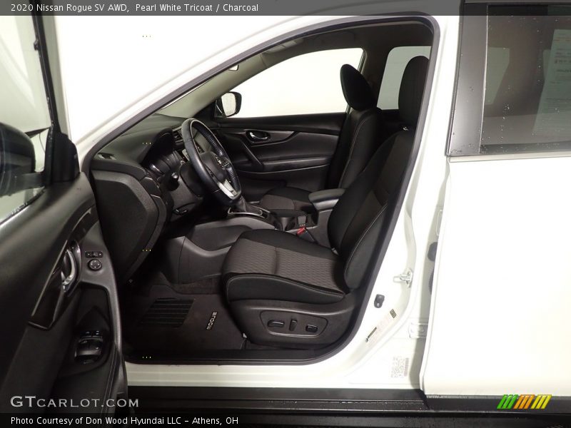 Pearl White Tricoat / Charcoal 2020 Nissan Rogue SV AWD