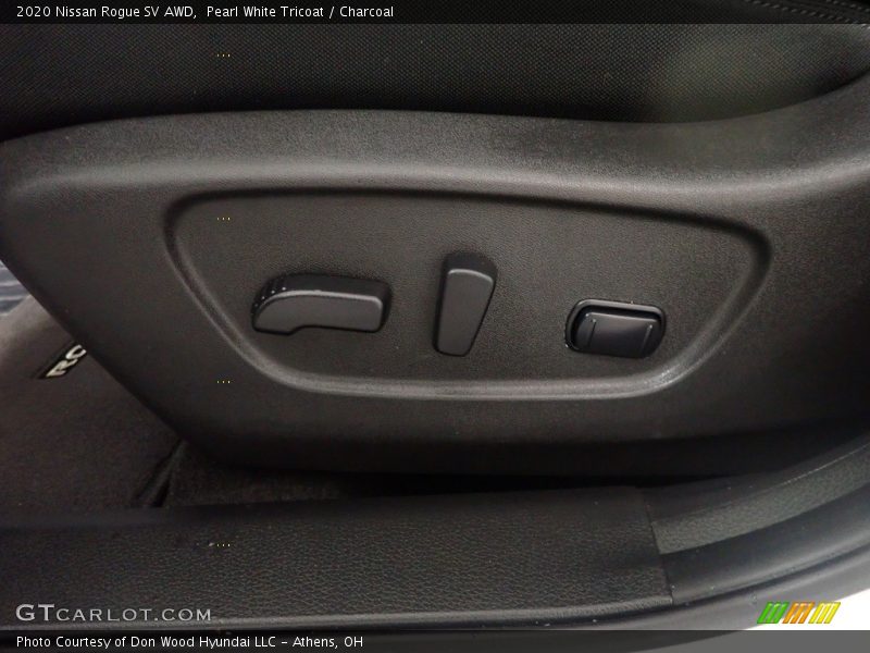 Pearl White Tricoat / Charcoal 2020 Nissan Rogue SV AWD