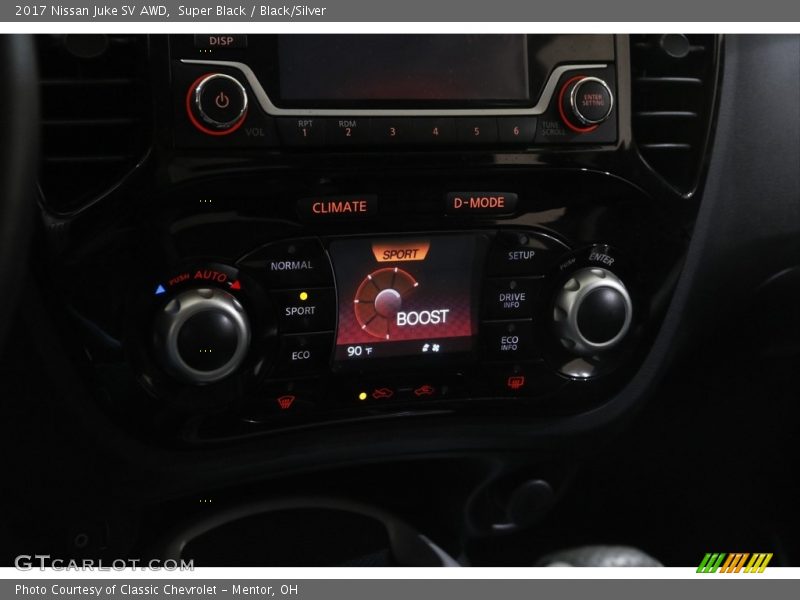 Super Black / Black/Silver 2017 Nissan Juke SV AWD