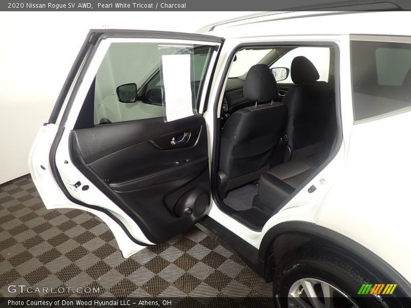 Pearl White Tricoat / Charcoal 2020 Nissan Rogue SV AWD