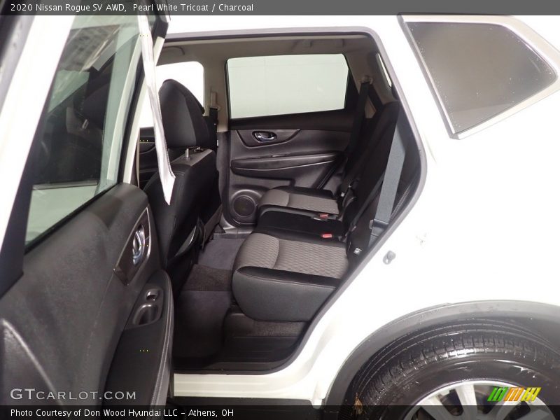 Pearl White Tricoat / Charcoal 2020 Nissan Rogue SV AWD