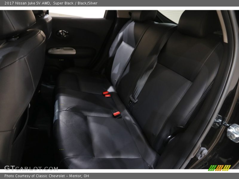 Super Black / Black/Silver 2017 Nissan Juke SV AWD