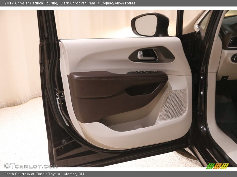 Dark Cordovan Pearl / Cognac/Alloy/Toffee 2017 Chrysler Pacifica Touring