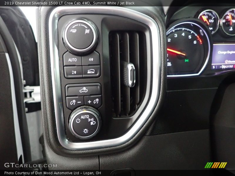 Summit White / Jet Black 2019 Chevrolet Silverado 1500 LT Crew Cab 4WD