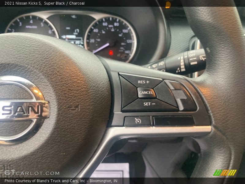  2021 Kicks S Steering Wheel