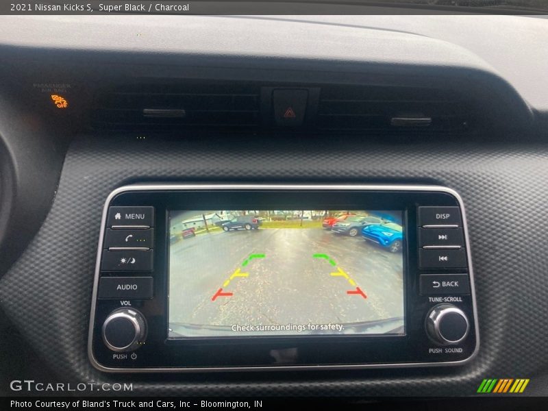 Super Black / Charcoal 2021 Nissan Kicks S