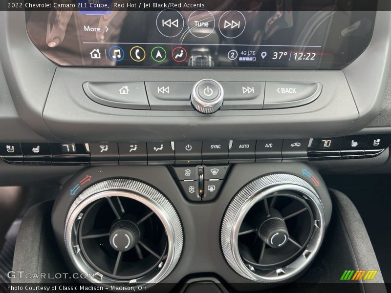 Controls of 2022 Camaro ZL1 Coupe