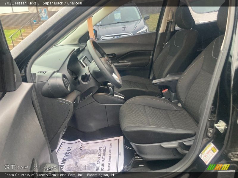 Front Seat of 2021 Kicks S