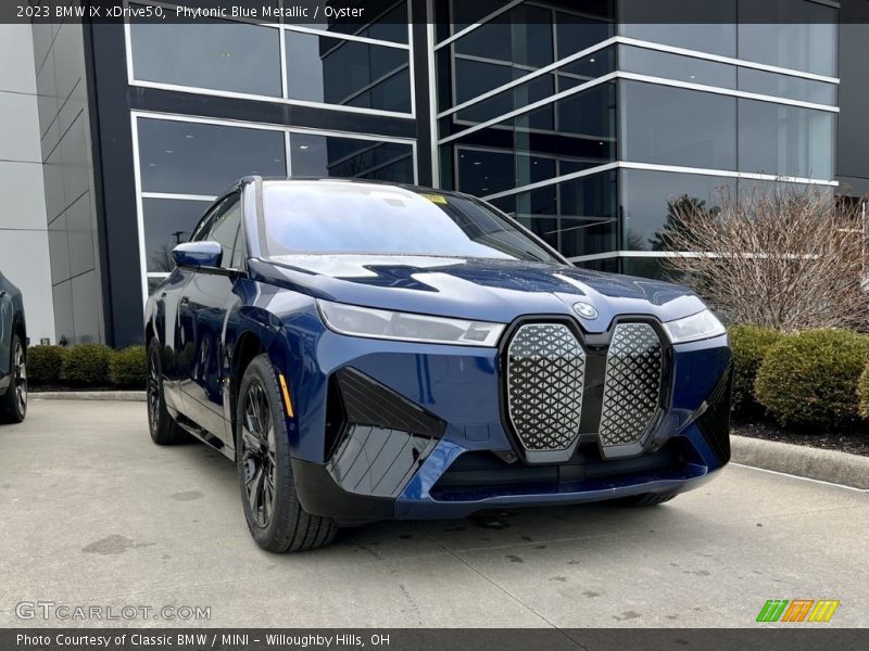 Front 3/4 View of 2023 iX xDrive50