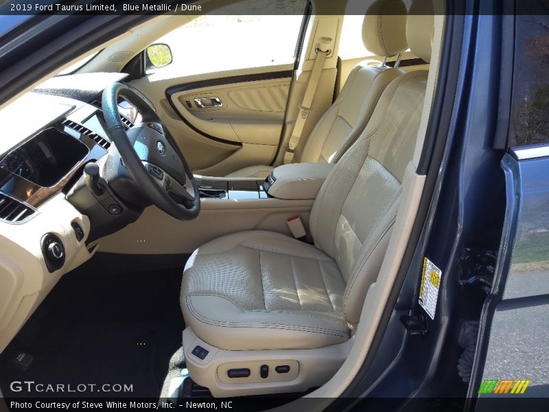 Front Seat of 2019 Taurus Limited