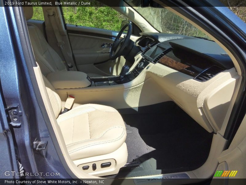 Blue Metallic / Dune 2019 Ford Taurus Limited