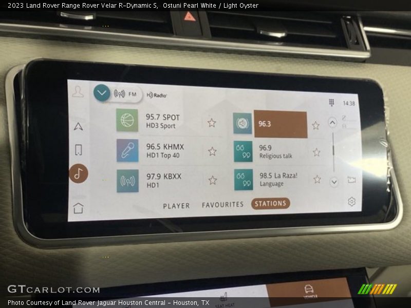 Ostuni Pearl White / Light Oyster 2023 Land Rover Range Rover Velar R-Dynamic S