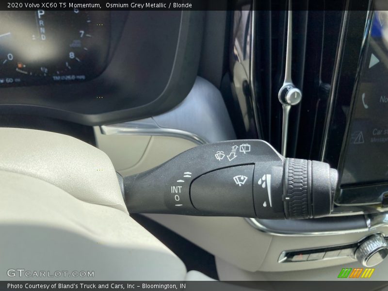 Controls of 2020 XC60 T5 Momentum