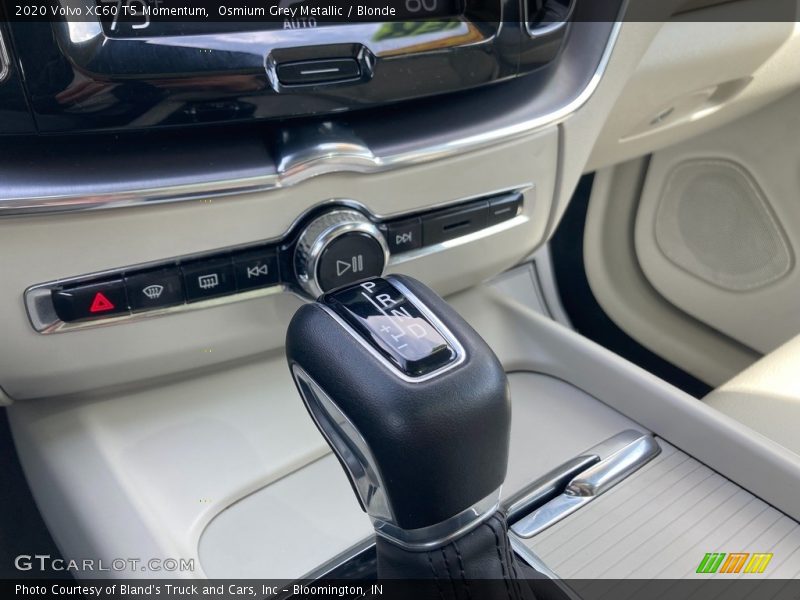 Controls of 2020 XC60 T5 Momentum