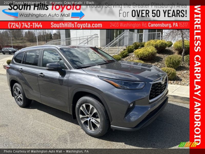 Magnetic Gray Metallic / Black 2023 Toyota Highlander XLE