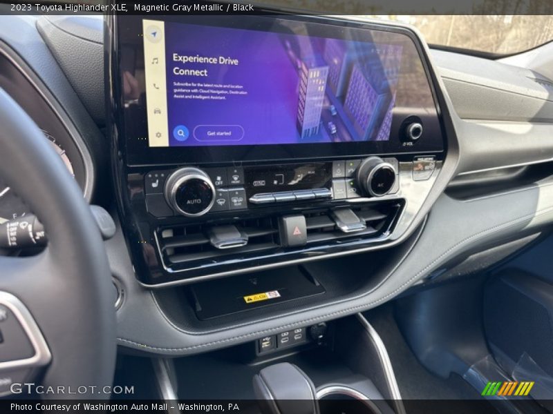 Magnetic Gray Metallic / Black 2023 Toyota Highlander XLE