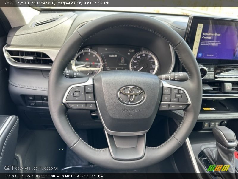 Magnetic Gray Metallic / Black 2023 Toyota Highlander XLE