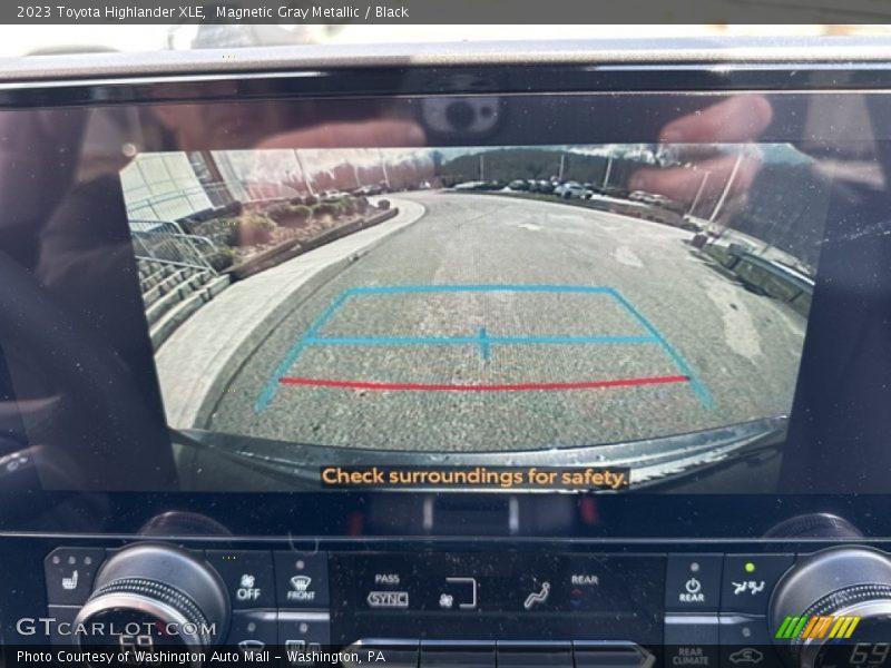 Magnetic Gray Metallic / Black 2023 Toyota Highlander XLE