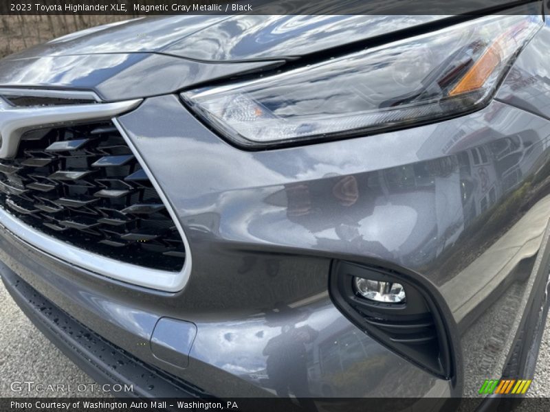 Magnetic Gray Metallic / Black 2023 Toyota Highlander XLE