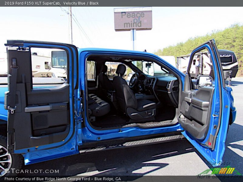 Velocity Blue / Black 2019 Ford F150 XLT SuperCab
