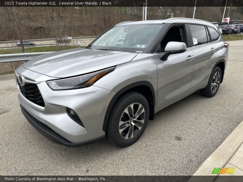 Celestial Silver Metallic / Black 2023 Toyota Highlander XLE
