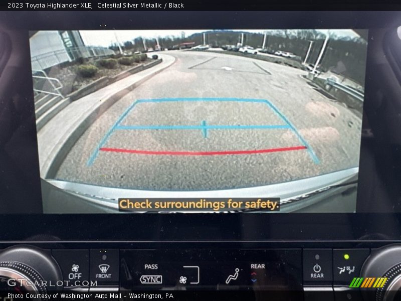 Celestial Silver Metallic / Black 2023 Toyota Highlander XLE