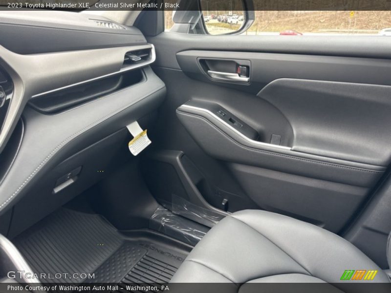 Celestial Silver Metallic / Black 2023 Toyota Highlander XLE