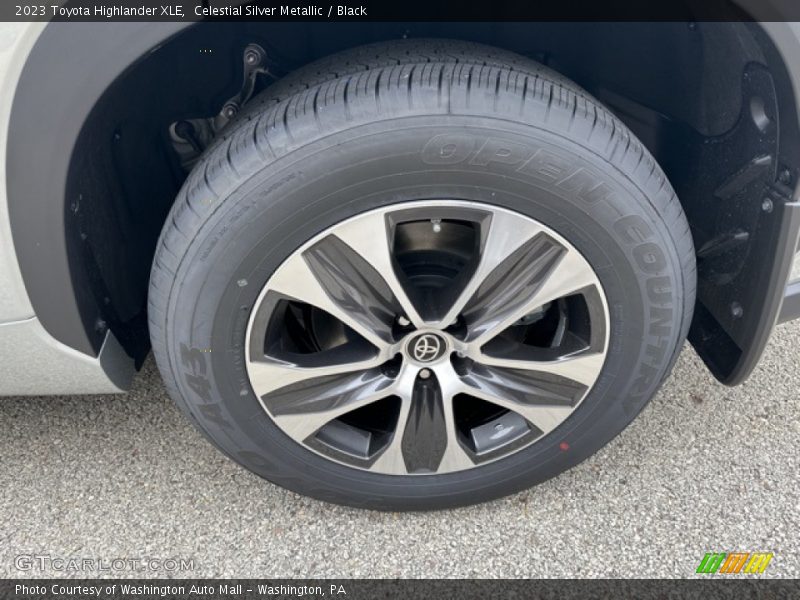 Celestial Silver Metallic / Black 2023 Toyota Highlander XLE