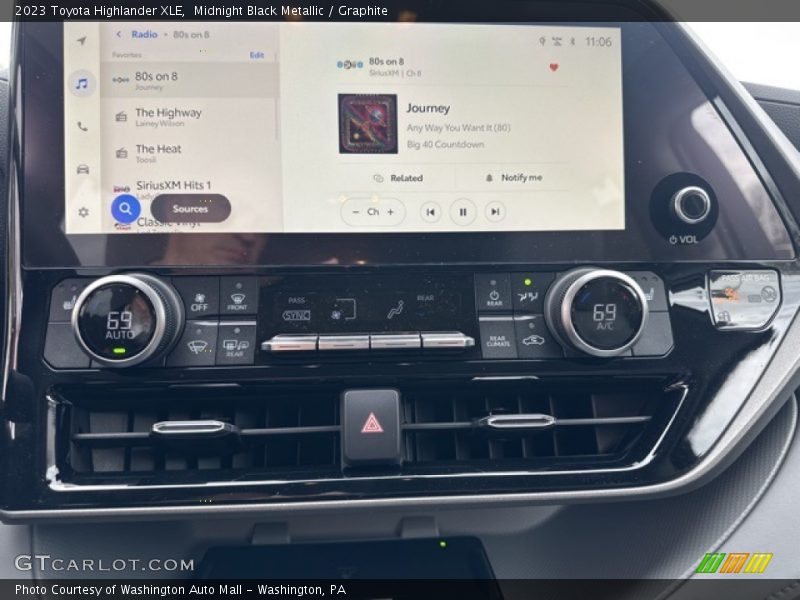 Midnight Black Metallic / Graphite 2023 Toyota Highlander XLE