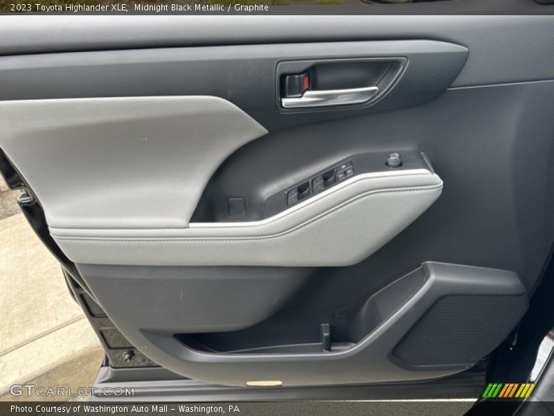Midnight Black Metallic / Graphite 2023 Toyota Highlander XLE