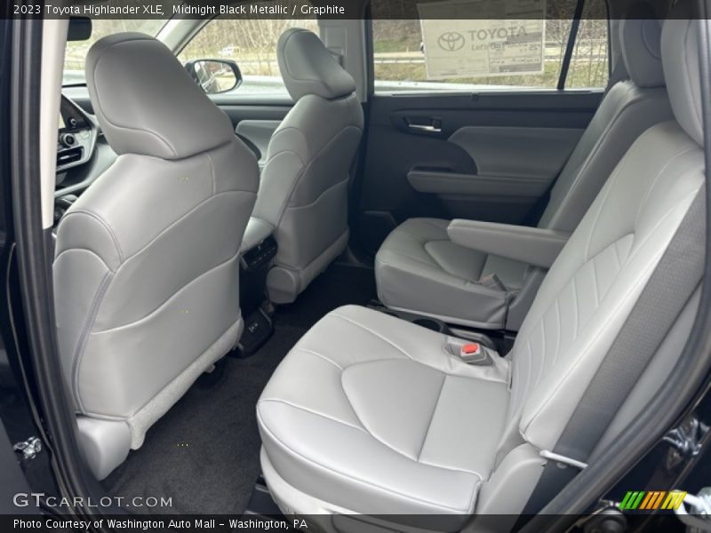 Midnight Black Metallic / Graphite 2023 Toyota Highlander XLE