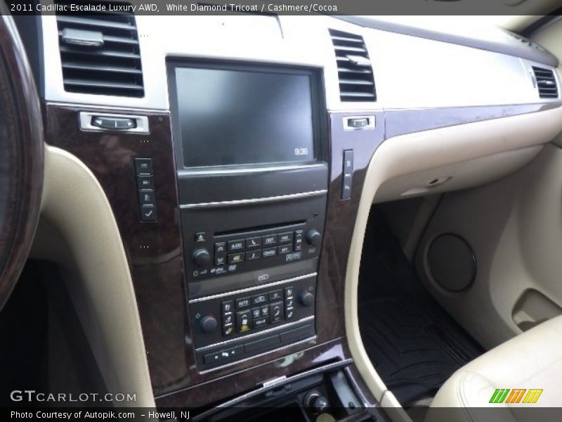 White Diamond Tricoat / Cashmere/Cocoa 2011 Cadillac Escalade Luxury AWD