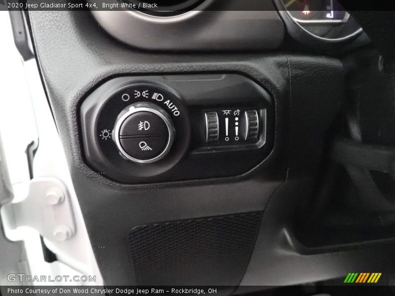 Bright White / Black 2020 Jeep Gladiator Sport 4x4