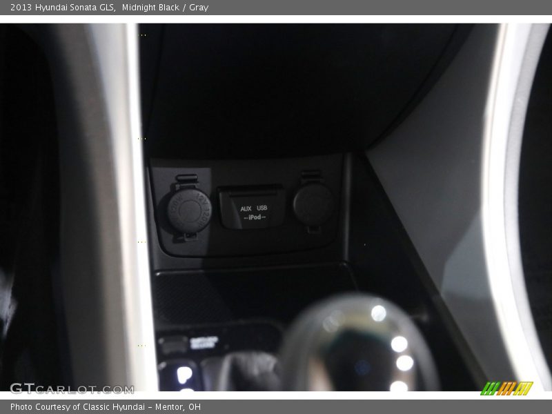 Midnight Black / Gray 2013 Hyundai Sonata GLS