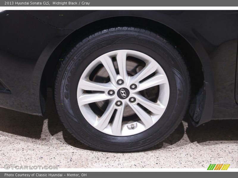 Midnight Black / Gray 2013 Hyundai Sonata GLS